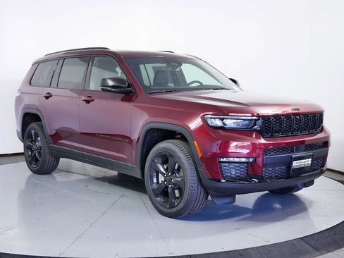 Certified 2025 Jeep Grand Cherokee L Limited w/ Luxury Tech Group II image 2