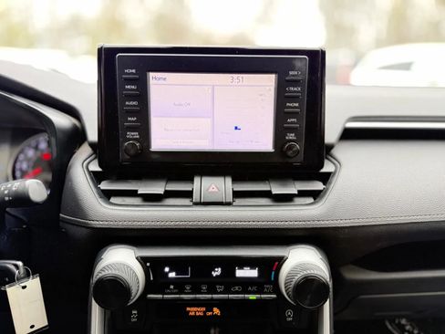 Used 2019 Toyota RAV4 LE w/ All Weather Liner Package image 19