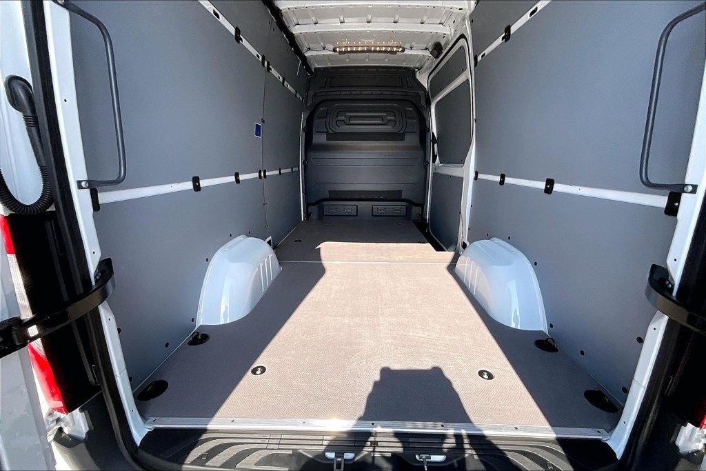 Used 2026 Mercedes-Benz Sprinter 2500 image 9