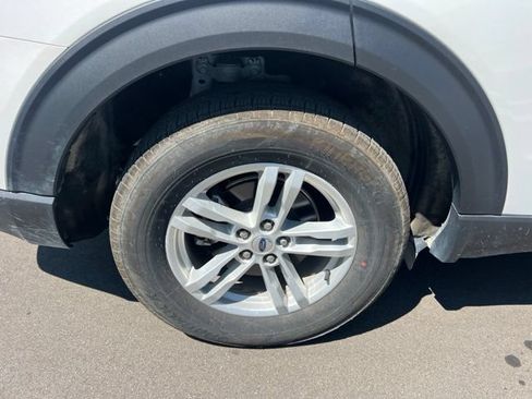 Used 2024 Ford Explorer XLT w/ Equipment Group 202A AWD/4WD image 9