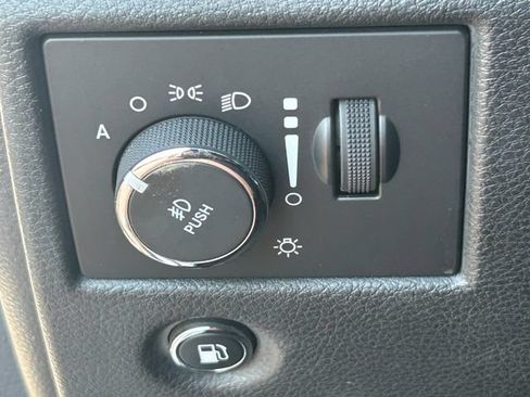 Used 2015 Jeep Grand Cherokee Limited w/ Trailer Tow Group IV AWD/4WD image 22