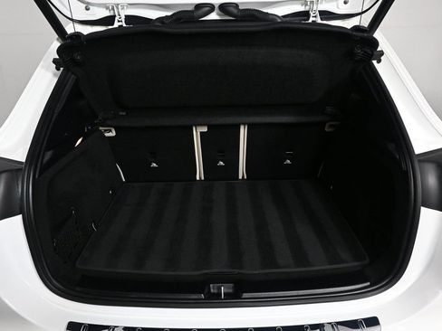 Used 2025 Mercedes-Benz GLA 250 image 29