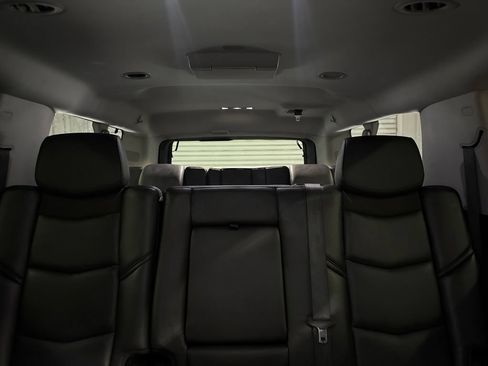 Used 2018 Cadillac Escalade ESV Luxury RWD image 10