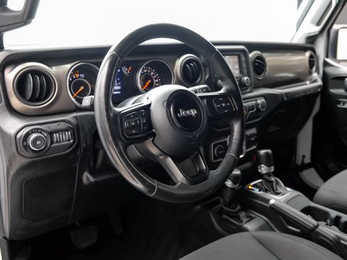Used 2018 Jeep Wrangler Unlimited Sport S AWD/4WD image 2
