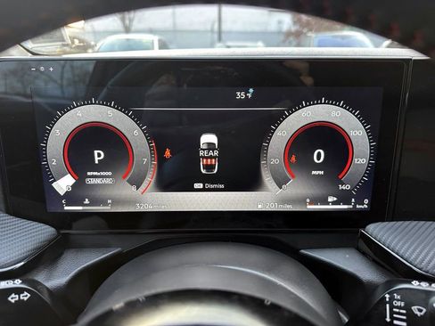 Certified 2025 Nissan Kicks SR w/ Illumination Package image 25