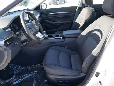 Used 2023 Nissan Altima 2.5 SV image 14