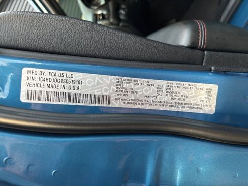 Used 2025 Dodge Durango GT image 34