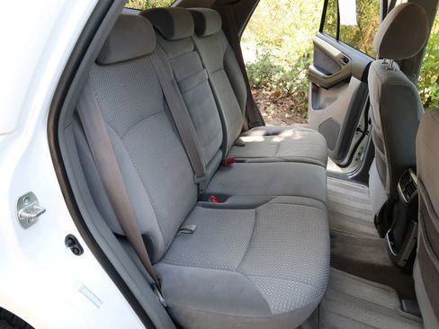 Used 2005 Toyota 4Runner Sport AWD/4WD image 25