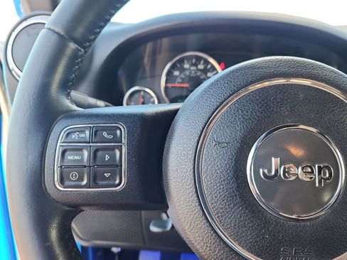 Used 2016 Jeep Wrangler Sahara w/ Connectivity Group image 19