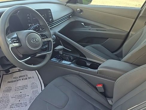 Used 2023 Hyundai Elantra Blue FWD image 8