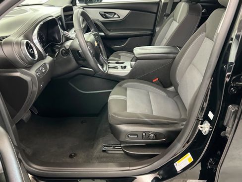 Used 2025 Chevrolet Blazer LT image 17