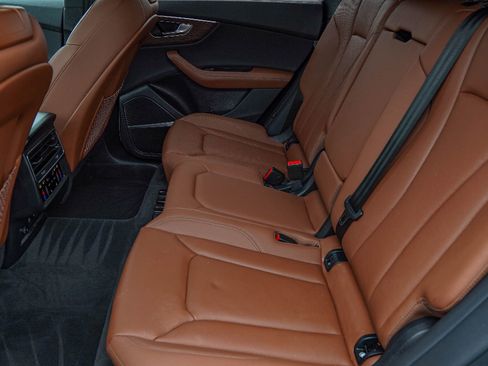 Used 2024 Audi Q8 Premium Plus w/ Premium Plus Package image 28