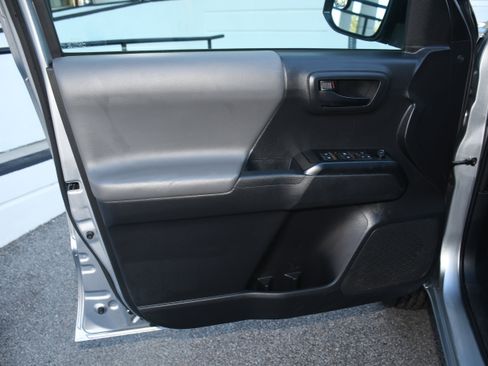 Certified 2023 Toyota Tacoma SR image 9