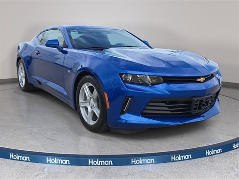 Used 2017 Chevrolet Camaro LT image 4