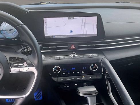 Used 2023 Hyundai Elantra Limited w/ Cargo Package FWD image 9