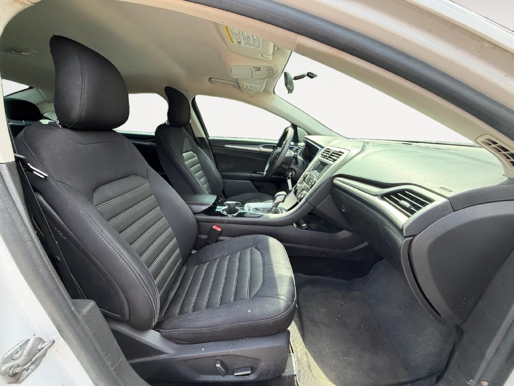 Used 2015 Ford Fusion SE FWD image 13