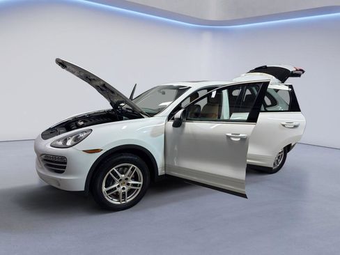 Used 2014 Porsche Cayenne image 10