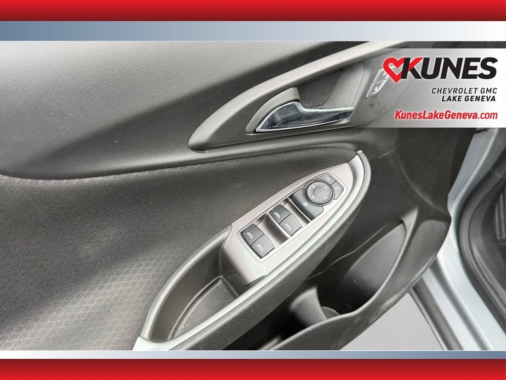 Used 2025 Chevrolet Malibu LT FWD image 17
