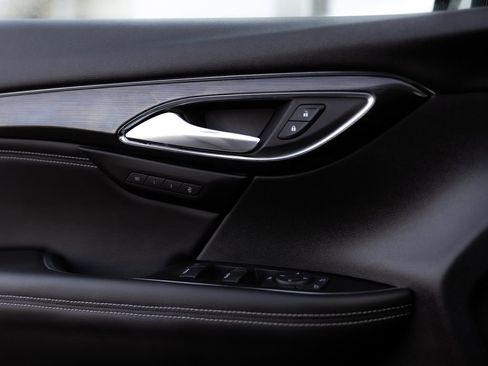 Used 2022 Buick Envision Essence w/ Sport Touring Package image 25