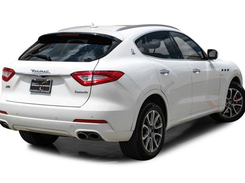 Used 2017 Maserati Levante S AWD/4WD image 7