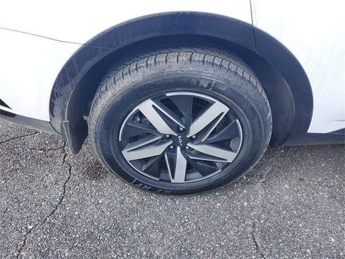 Used 2022 Kia Sorento EX w/ Panoramic Sunroof Package image 7