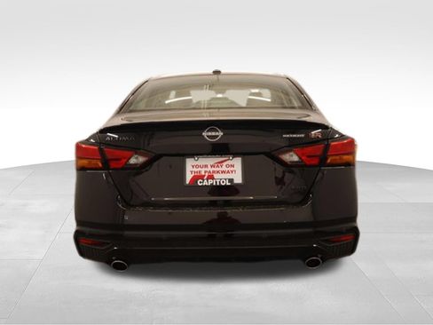 New 2026 Nissan Altima 2.5 SR w/ SR Midnight Edition Package AWD/4WD image 3