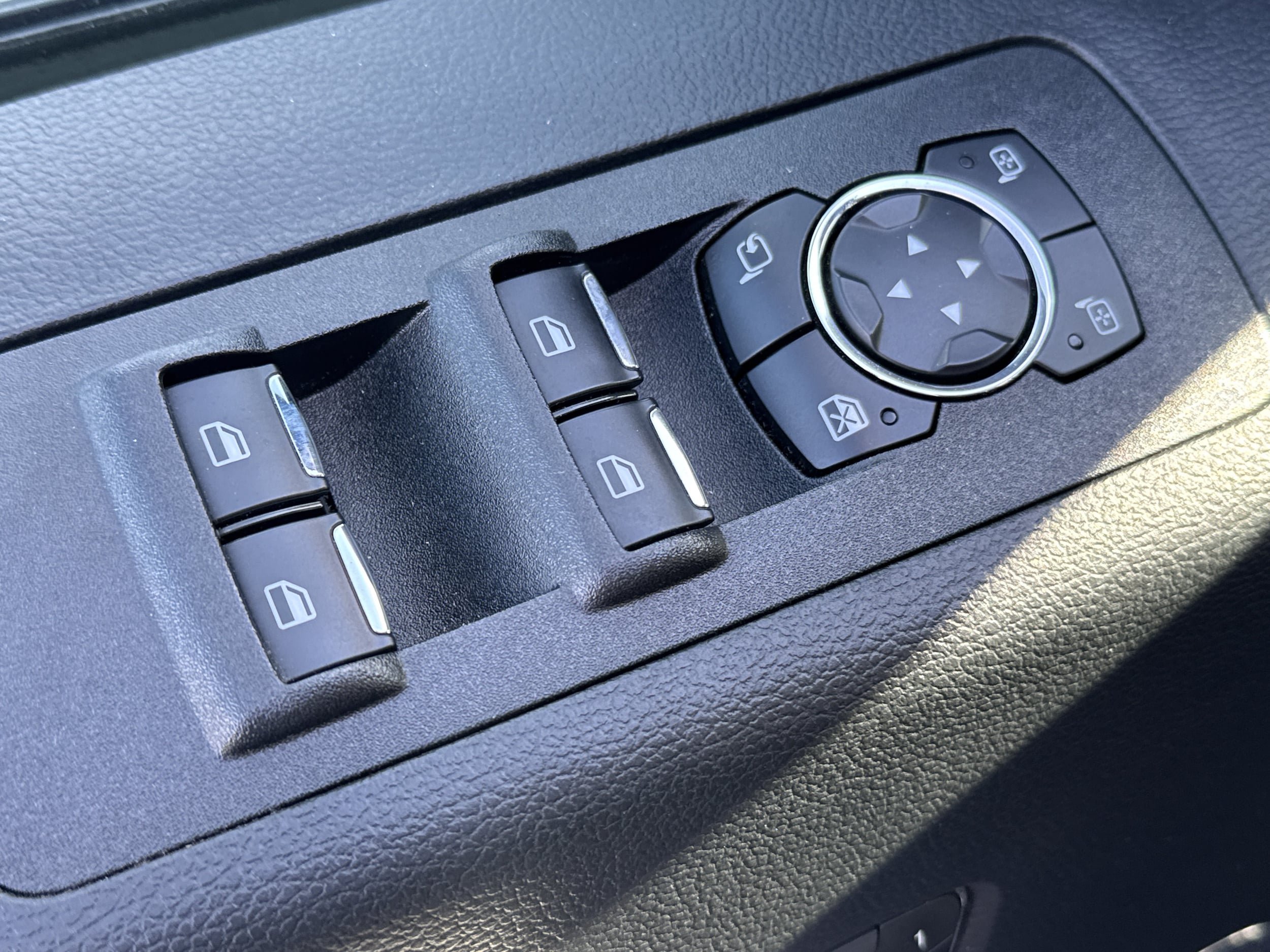 Used 2019 Ford F150 Lariat w/ Equipment Group 502A Luxury AWD/4WD image 24