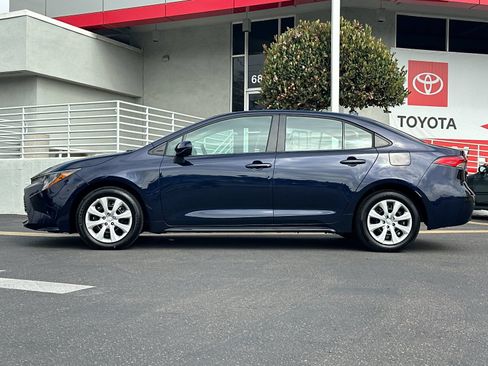 Used 2026 Toyota Corolla LE FWD image 2