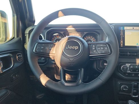 New 2025 Jeep Gladiator Sport w/ Premium Package image 12