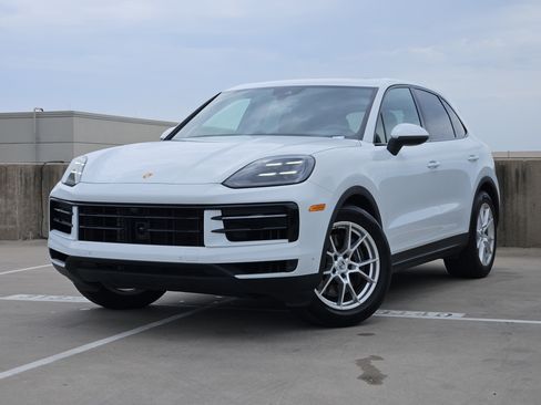 Certified 2026 Porsche Cayenne AWD/4WD image 1