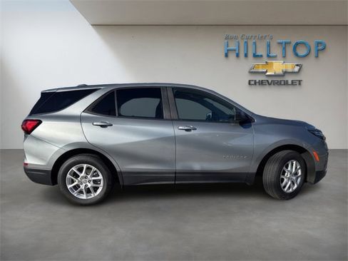 Used 2024 Chevrolet Equinox LS w/ LS Convenience Package image 4