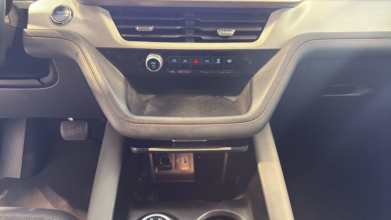 Certified 2025 Ford Explorer Active AWD/4WD image 24