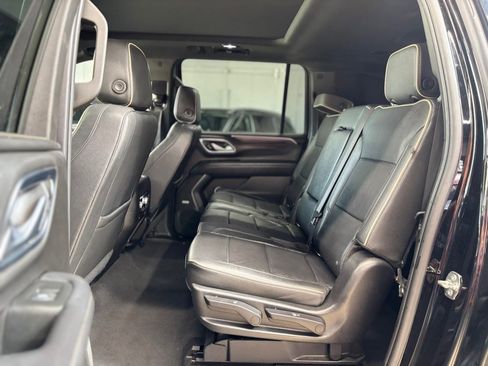 Used 2022 GMC Yukon XL SLT AWD/4WD image 11