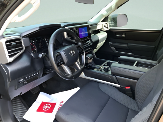 Used 2022 Toyota Tundra SR5 w/ SR5 Convenience Package AWD/4WD image 11