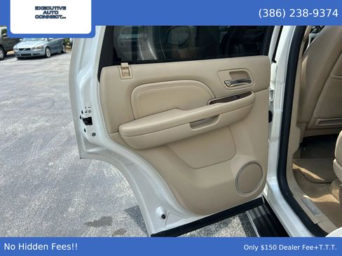 Used 2010 Cadillac Escalade AWD image 12