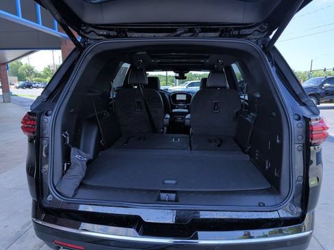 Used 2023 Chevrolet Traverse Premier w/ LPO, Floor Liner Package FWD image 22