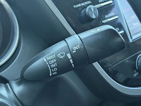 Used 2018 Toyota Camry LE image 27