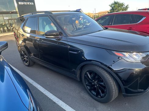 Used 2017 Land Rover Discovery SE AWD/4WD image 3