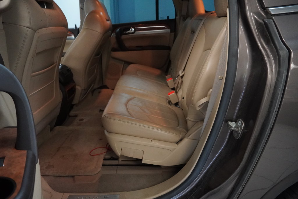 Used 2008 Buick Enclave CXL w/ Entertainment Package #3 FWD image 26