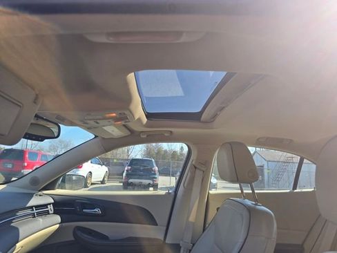 Used 2015 Chevrolet Malibu LT w/ Leather Package image 12