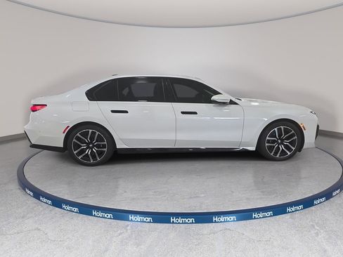 Certified 2023 BMW 740i RWD image 5