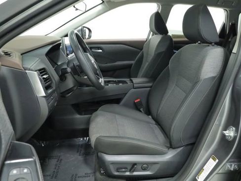 Used 2023 Nissan Rogue SV image 26