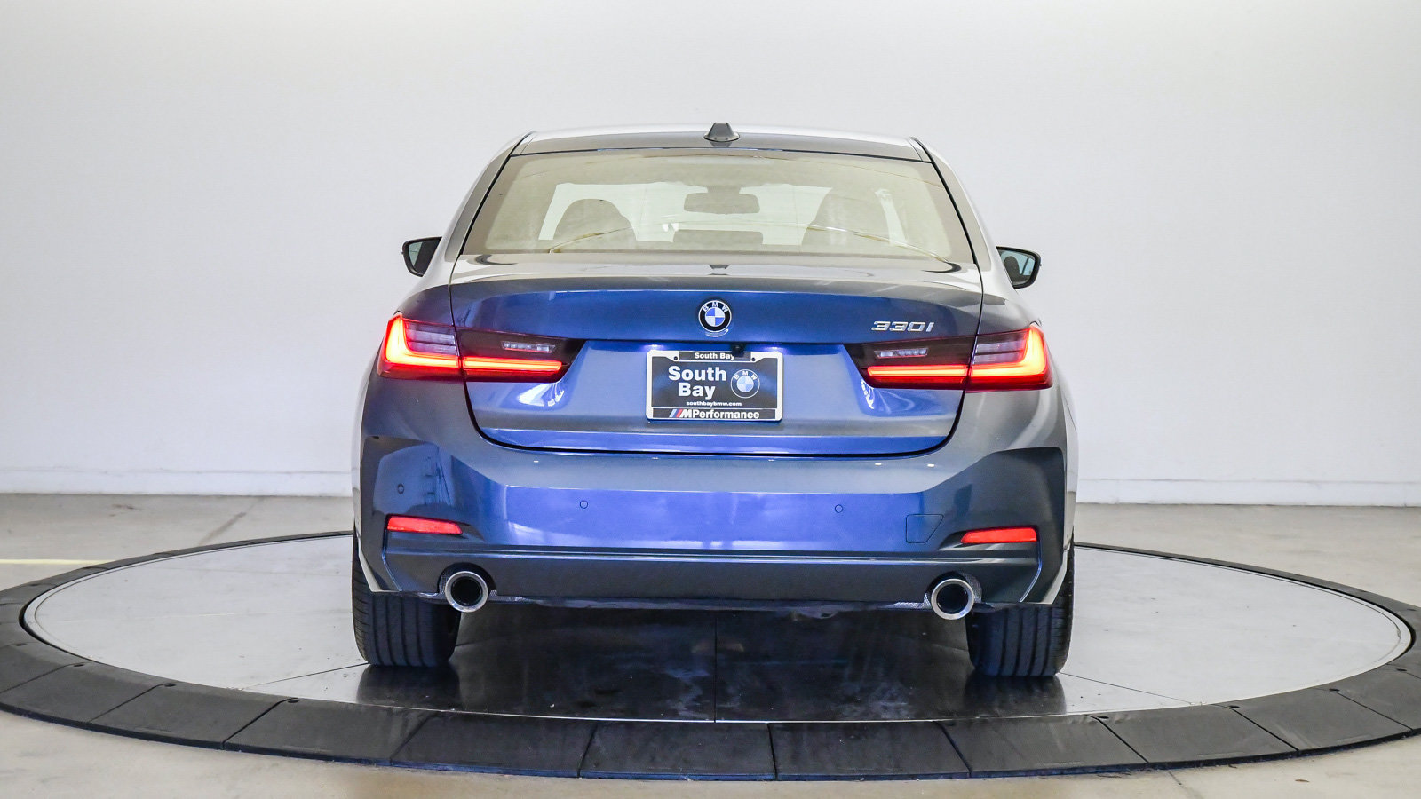 Used 2026 BMW 330i Sedan RWD image 3