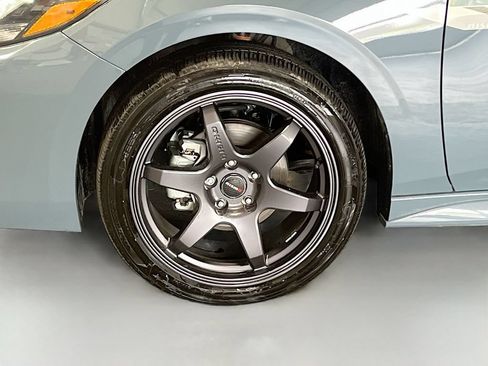Used 2025 Nissan Sentra SR FWD image 29