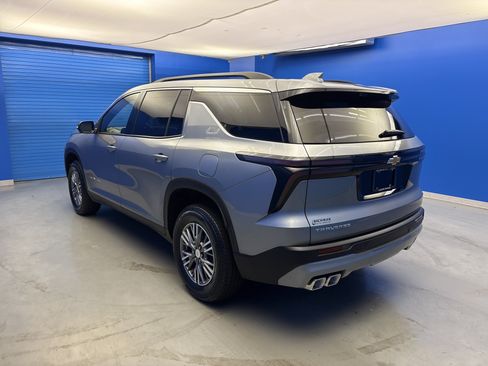 Used 2026 Chevrolet Traverse LT w/ Driver Confidence Package FWD image 5
