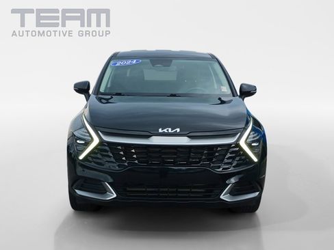 Used 2024 Kia Sportage EX image 2