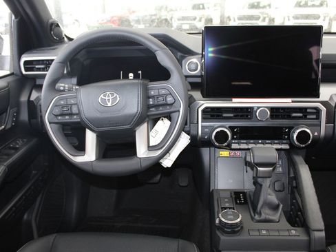 New 2026 Toyota 4Runner Limited AWD/4WD image 2