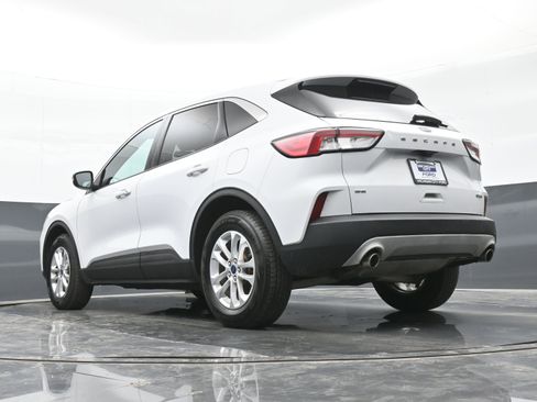 Used 2020 Ford Escape SE image 38