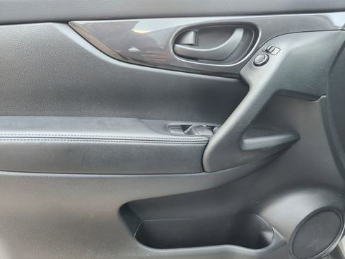 Used 2020 Nissan Rogue S image 20