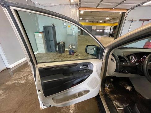 Used 2014 Dodge Grand Caravan American Value Package image 22